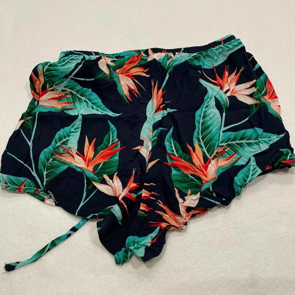 SHEIN Size S Women's Tropical Print Tulip Wrap Hem Shorts Drawstring Waist‎ Boho - Picture 2 of 6